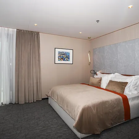 Medistone 4* أوميس